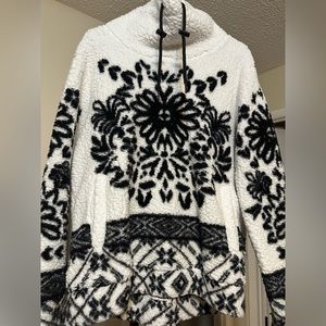 Cozy white black sherpa with side pockets